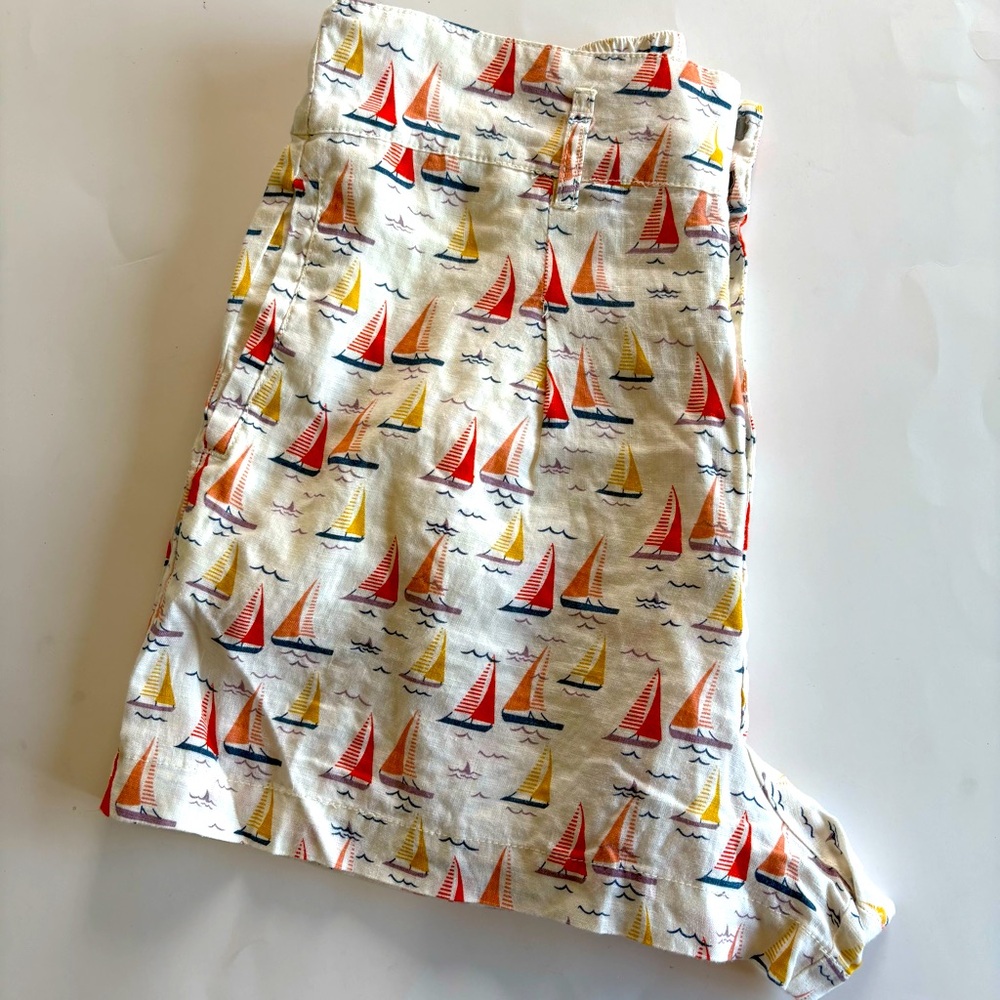 Cynthia Rowley Women's Medium 100% Linen Cream Sailboat Shorts Nautical Ocean‎